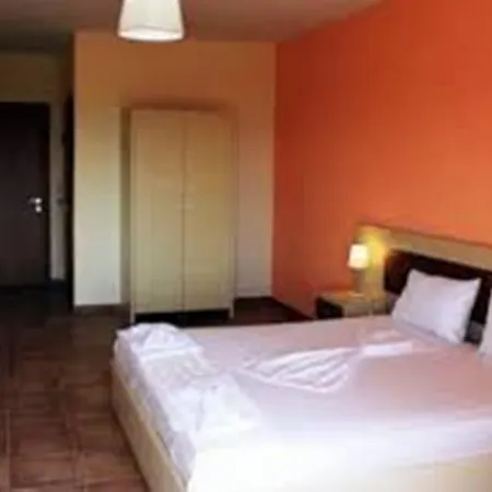 Moonbeam Aparthotel